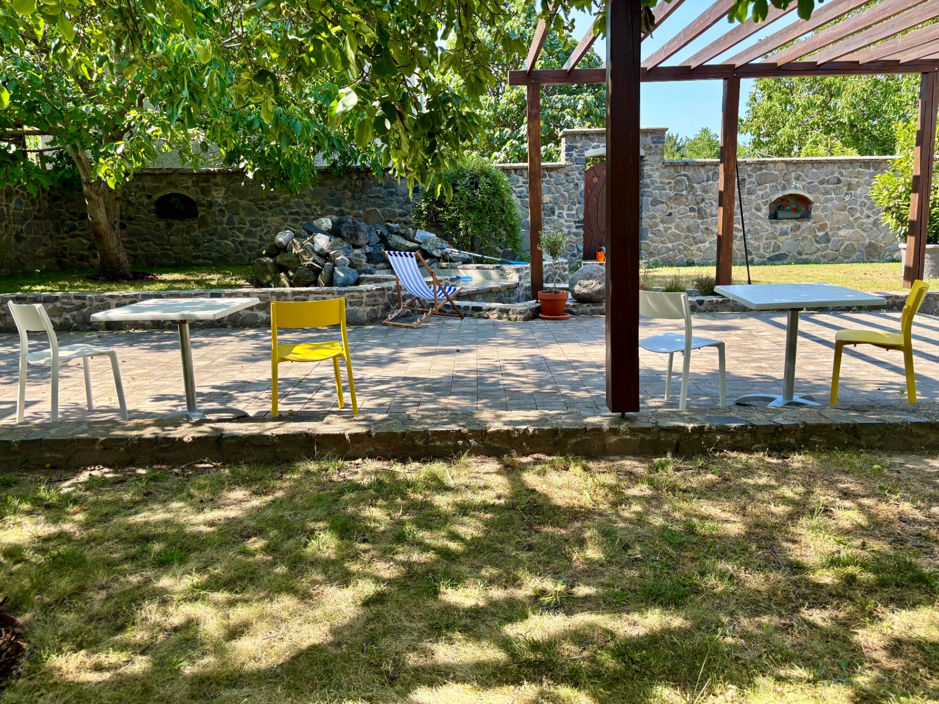 Pergola és kerti ülőhelyek